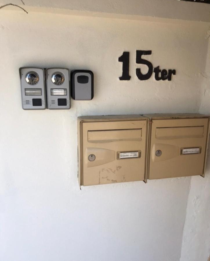 Appartement Tout Confort Avec Parking Ferme Arles Exterior foto