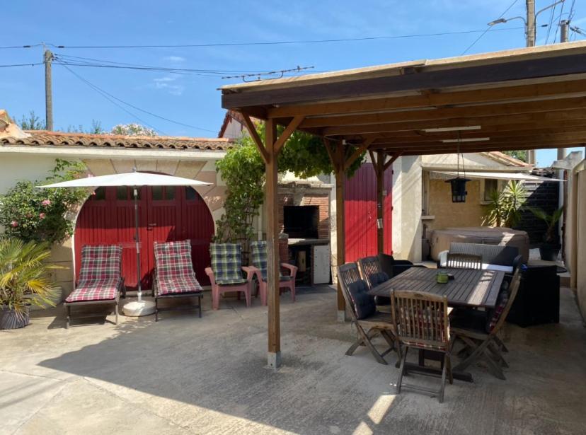 Appartement Tout Confort Avec Parking Ferme Arles Exterior foto