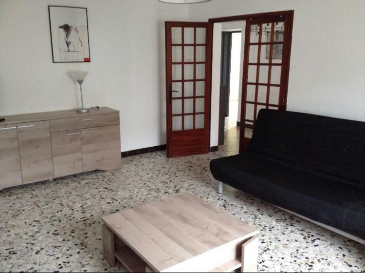 Appartement Tout Confort Avec Parking Ferme Arles Exterior foto
