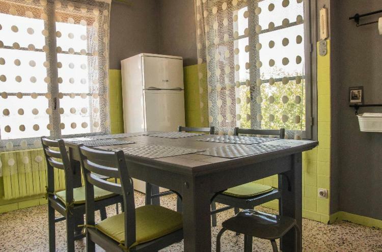 Appartement Tout Confort Avec Parking Ferme Arles Exterior foto